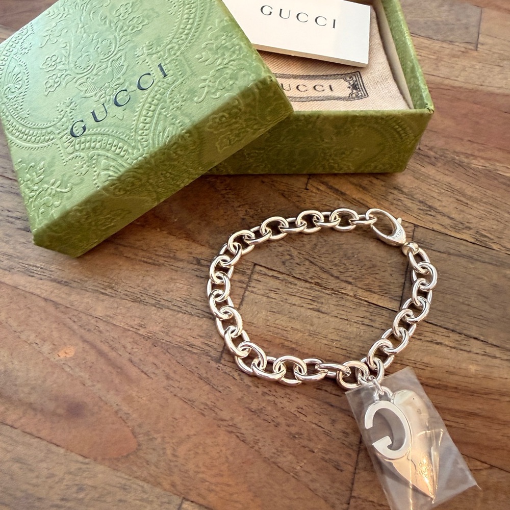 Gucci Sterling Silver Chain Bracelet Heart Charm